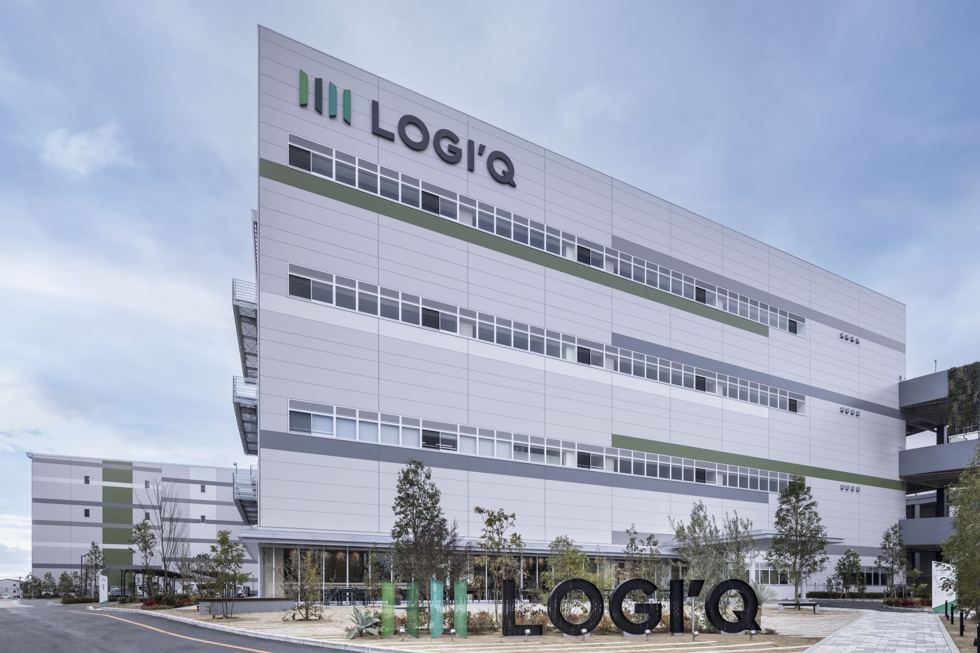 "LOGI'Q Minami Ibaraki" is the flagship facility of Tokyu Land Corporation's LOGI'Q brand.