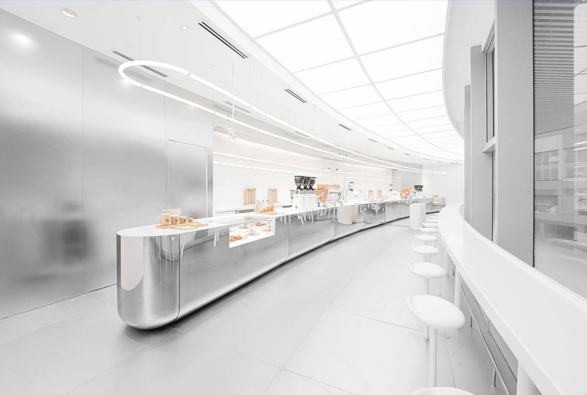 京都発のコーヒーショップブランドで世界各国にカフェを展開する“%ARABICA”のフィリピン1号店(マニラ)% Arabica Manila Mitsukoshi BGC