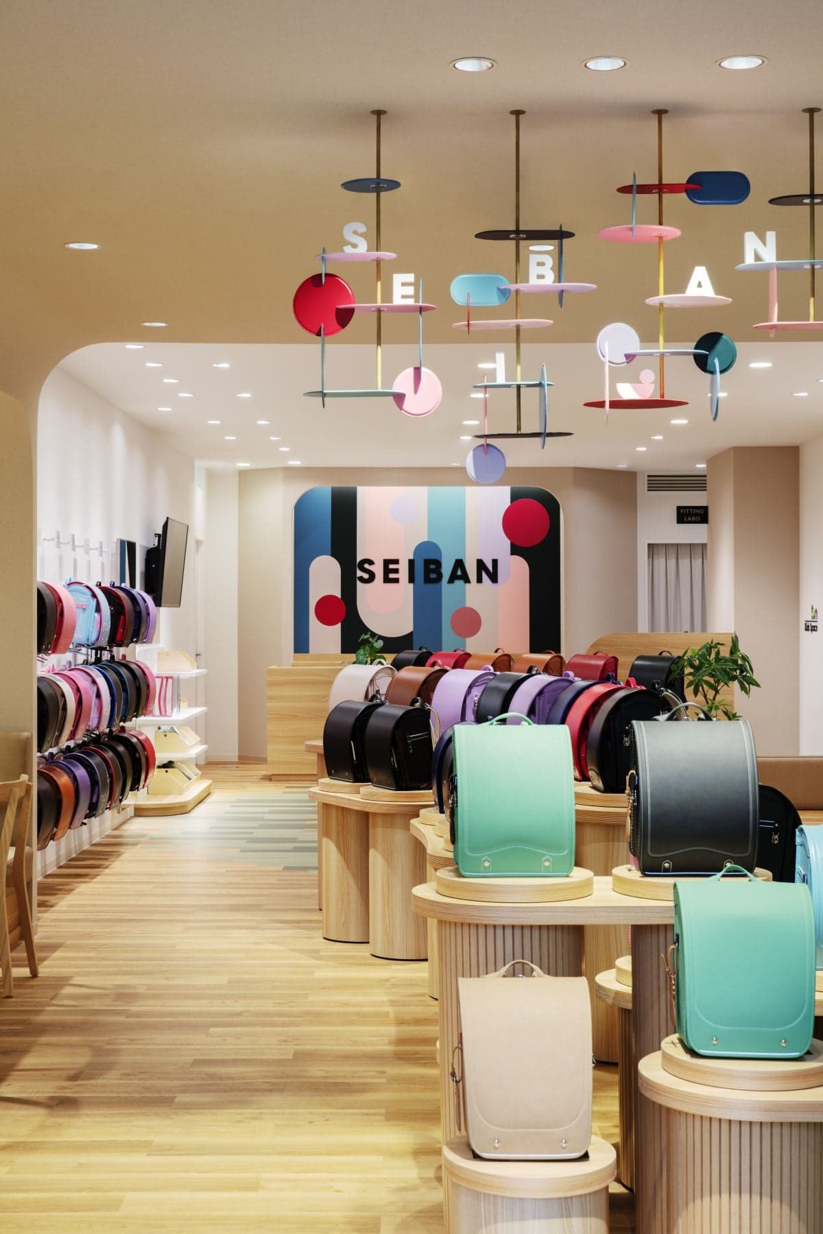 Seiban Yokohama Kohoku, the 15th directly managed store by Seiban, the company famous for its "Tenshi no Hane" school bags.