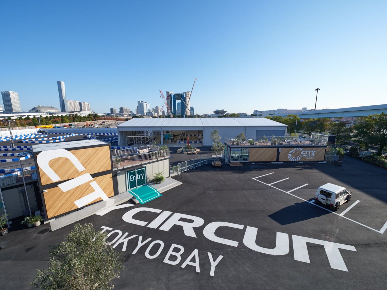 城市赛道“CITY CIRCUIT TOKYO BAY (城市赛道东京湾) ”以日本最大的EV (电动) 卡丁车为中心
