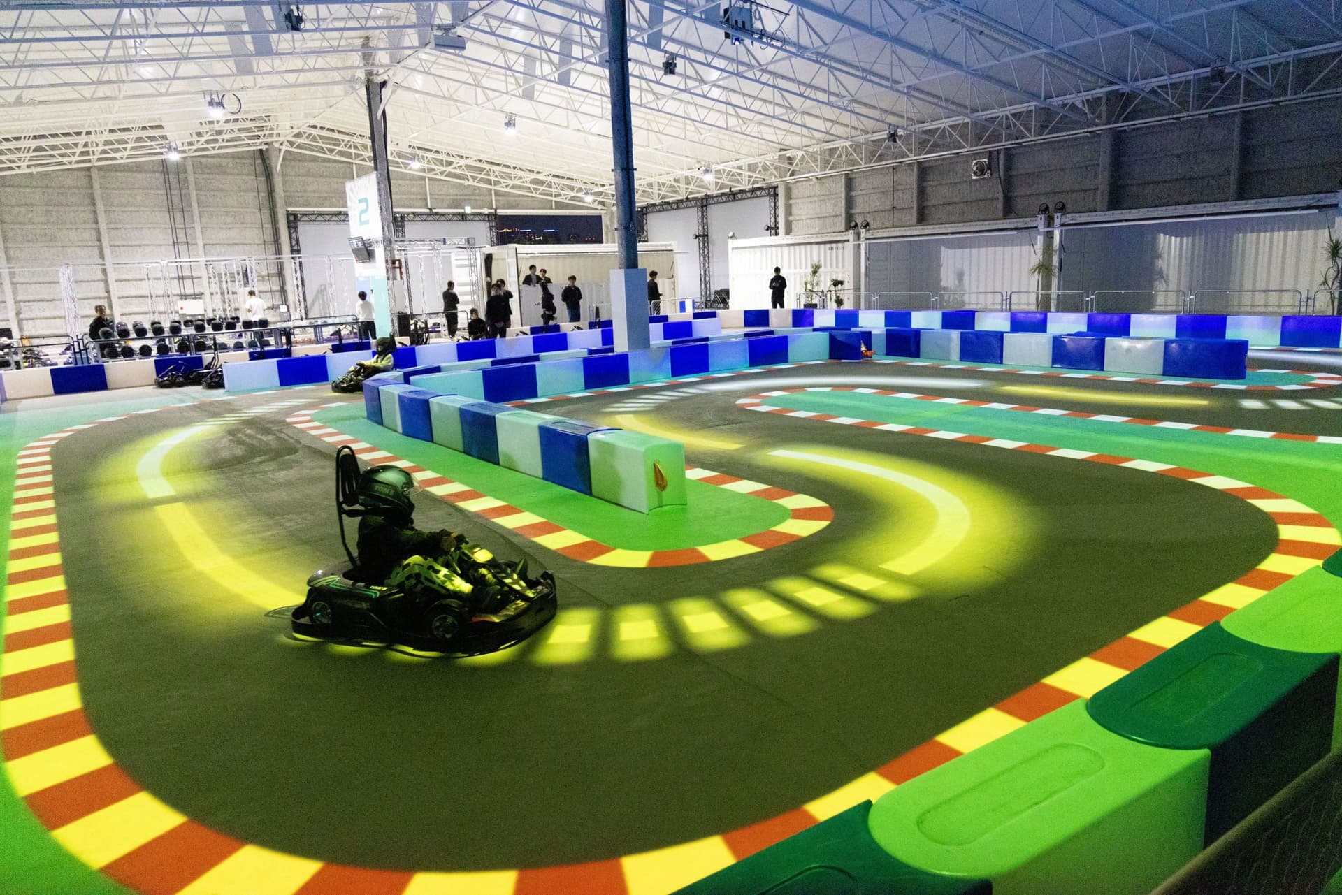 城市赛道“CITY CIRCUIT TOKYO BAY (城市赛道东京湾) ”以日本最大的EV (电动) 卡丁车为中心